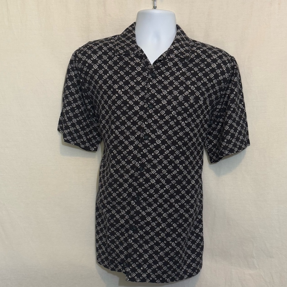 F-77 Men’s G.H. Bass & Co Black & White Casual Button Down‎ Shirt Size S